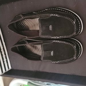 Ariat shoes size 8